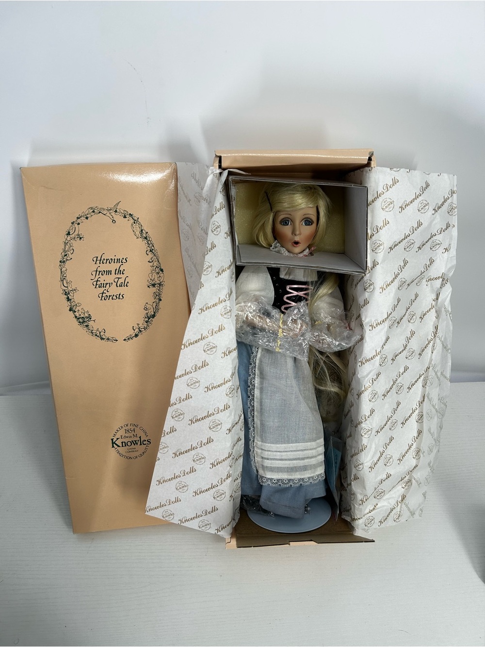 RAPUNZEL “Heroines from the Fairy Tale Forests” Edwin Knowles Doll 15" Tall Vtg
